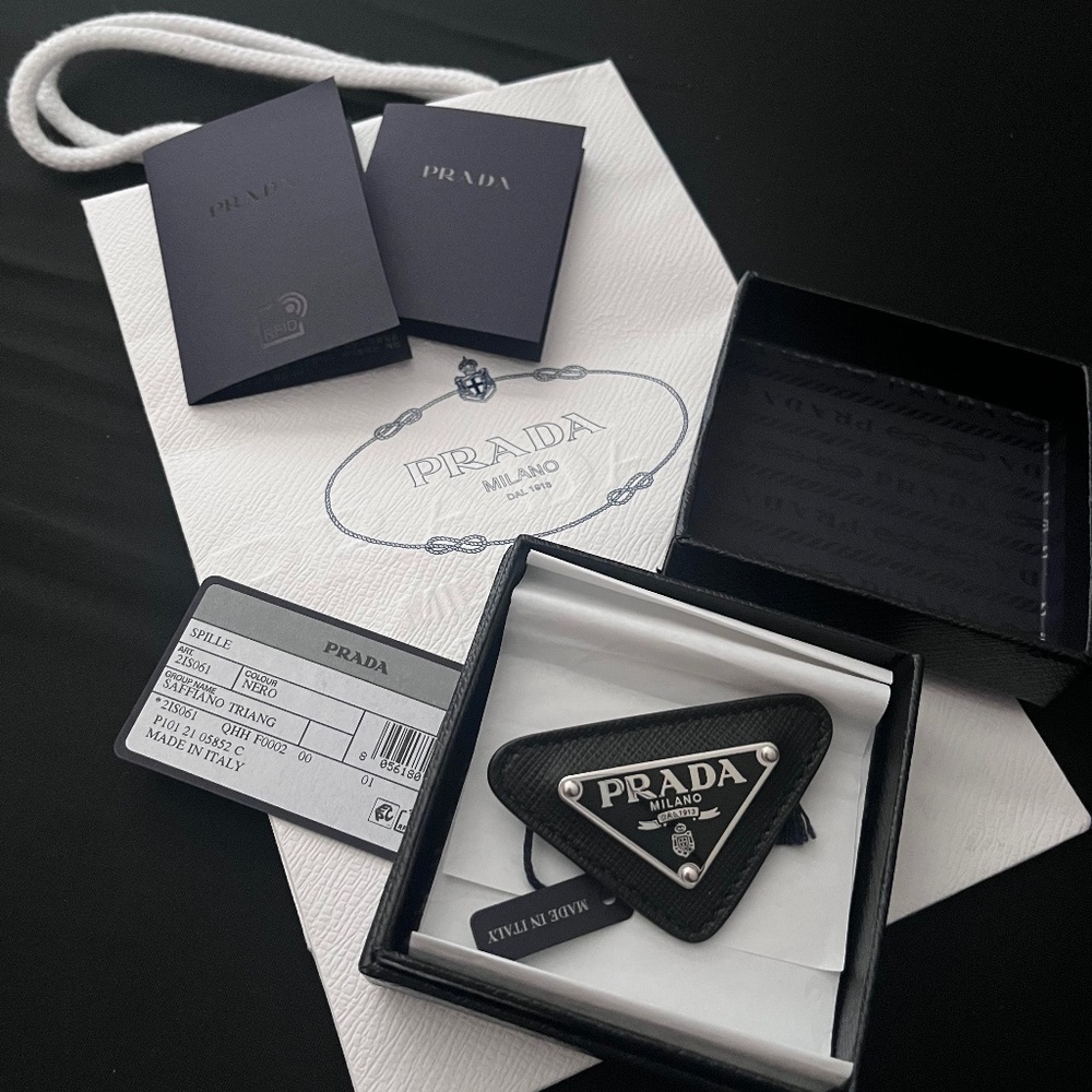 ❌ sold❌ Prada Brooch